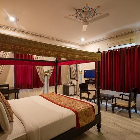 Hotel Royal Pratap Niwas Udaipur Eksteriør bilde
