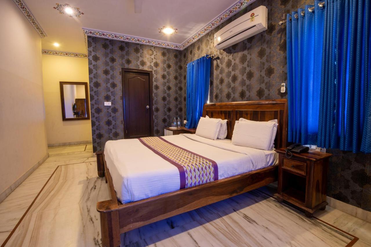 Hotel Royal Pratap Niwas Udaipur Eksteriør bilde