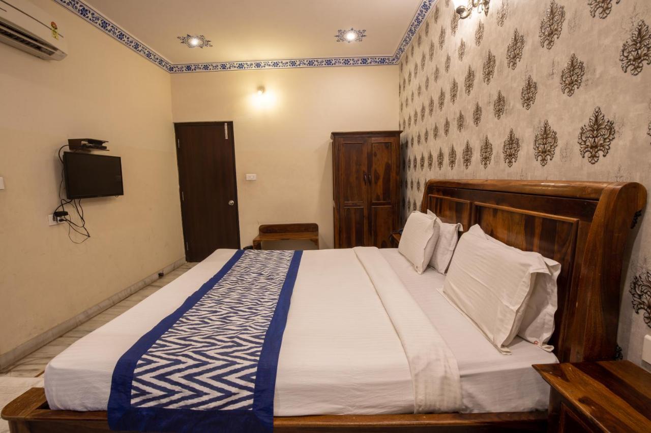 Hotel Royal Pratap Niwas Udaipur Eksteriør bilde