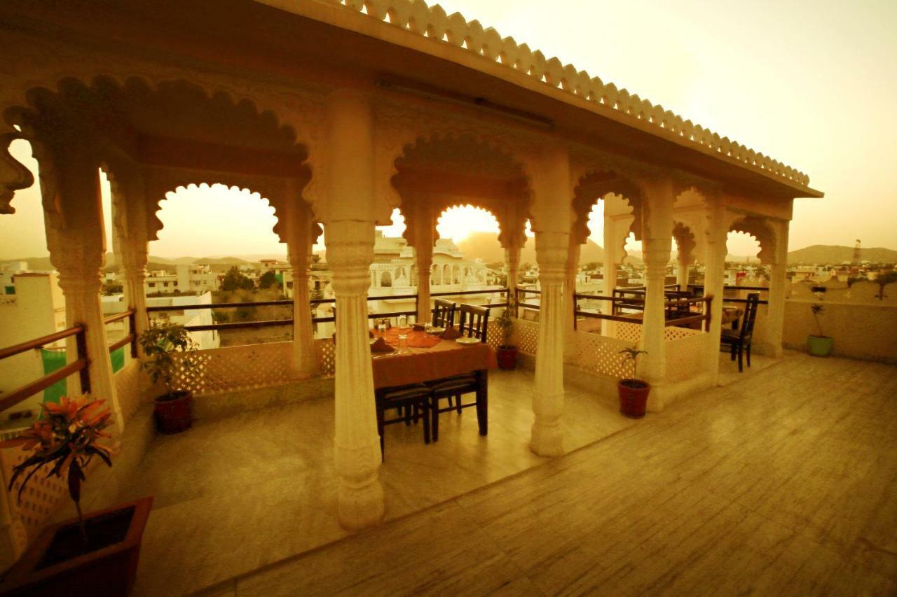 Hotel Royal Pratap Niwas Udaipur Eksteriør bilde